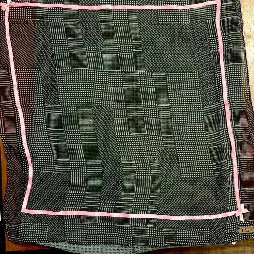 CHRISTIAN DIOR 55 SCARF  0113